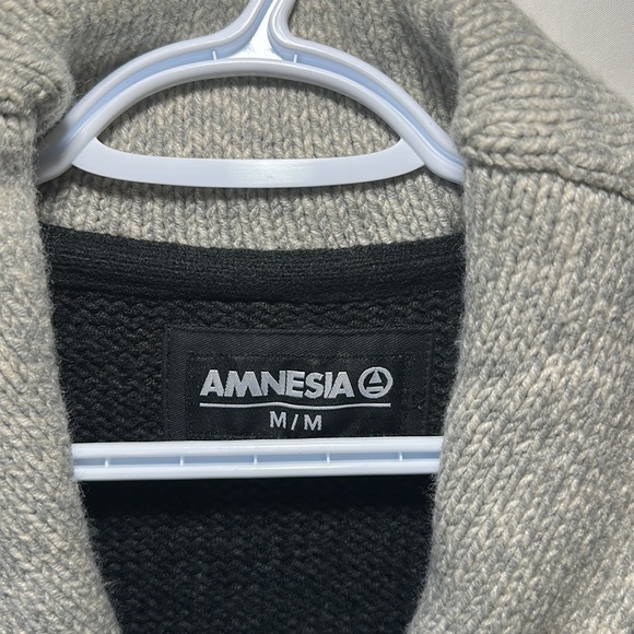 Amnesia Knit Sweater Size Medium in Black & Grey - Picture 3 of 4